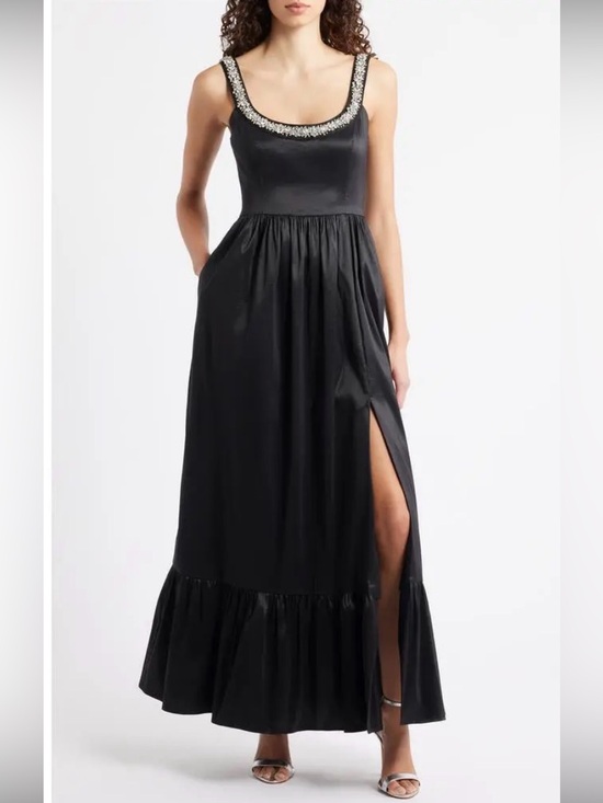 Hutch Dresses & Skirts - Hutch NWT $350 Ericha crystal embellished gown